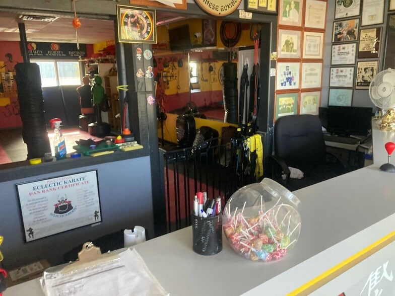 More Photos Of 114 Pembroke St, Kingston Storefront Retail Residential For Sale