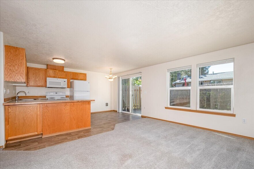 More Photos Of 4038-4048 SE Powell Valley Rd, Gresham Specialty For Sale