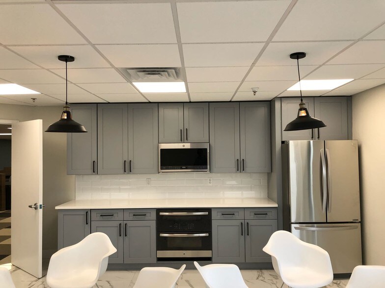 More Photos Of 140 LeGrand Ave, Northvale Manufacturing For Lease