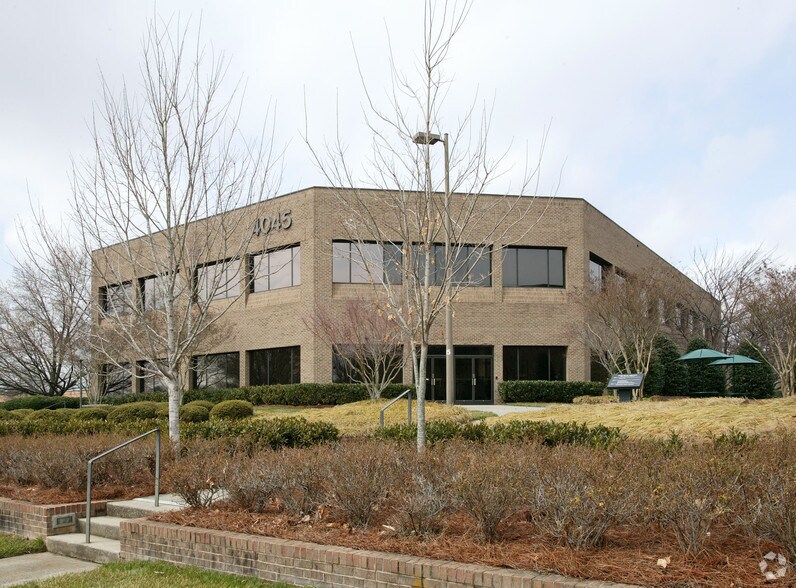 More Photos Of 4025 University Pky, Winston-Salem Unknown For Lease