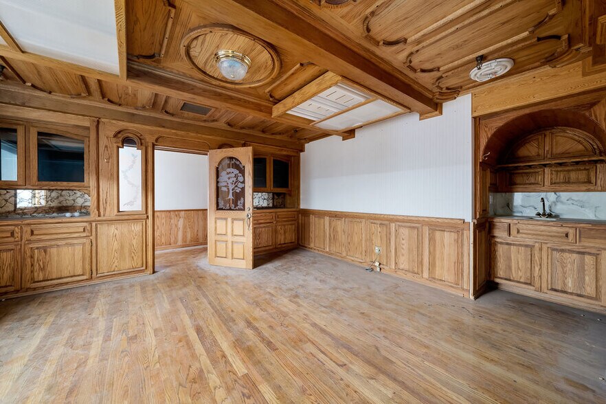 More Photos Of 1625 Commerce Way, Paso Robles Manufacturing For Lease