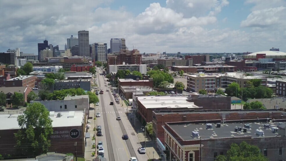 More Photos Of 390 S Main St, Memphis Office For Sale