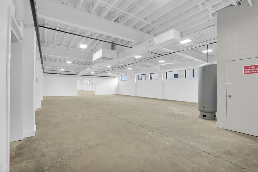 More Photos Of 1109 E Ozark Ave, Gastonia Warehouse For Lease