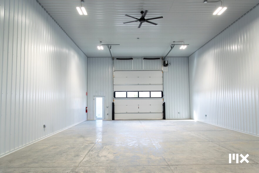 More Photos Of 1709 Dewent St, Jenison Light Manufacturing For Lease