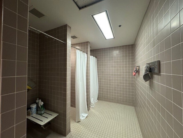 More Photos Of 1684 Woodlands Dr, Maumee Office For Lease