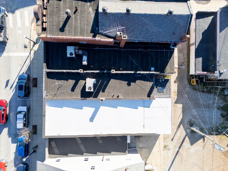 More Photos Of 7 W Main St, Seville General Retail For Sale