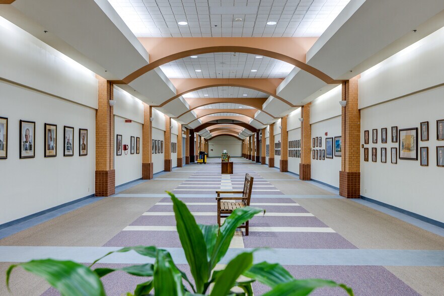 More Photos Of 102 Thomas Rd, West Monroe Medical For Sale