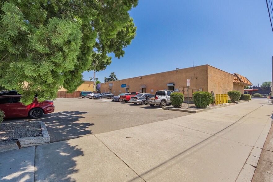 More Photos Of 901-933 N Garey Ave, Pomona Storefront For Sale
