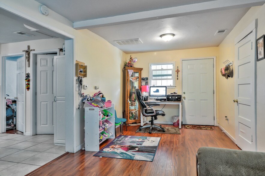 More Photos Of 66 3rd St, Gilroy Apartments For Sale