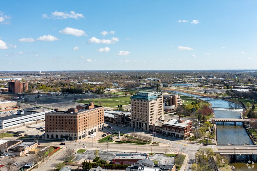 More Photos Of 607 E 2nd Ave, Flint Apartments For Lease