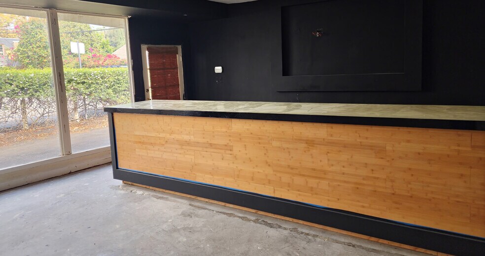 More Photos Of 2376-2380 Westwood Blvd, Los Angeles Storefront Retail Office For Lease