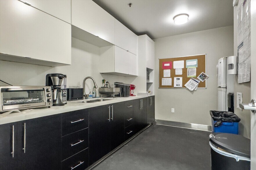 More Photos Of 2664 Stingle Ave, Rosemead Manufacturing For Lease