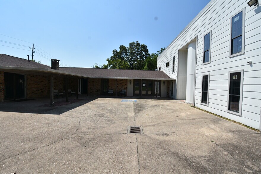 More Photos Of 736 Wilson Rd, Humble Medical For Lease