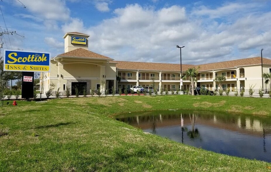 More Photos Of 5525 7th St, Bay City Hotel For Sale