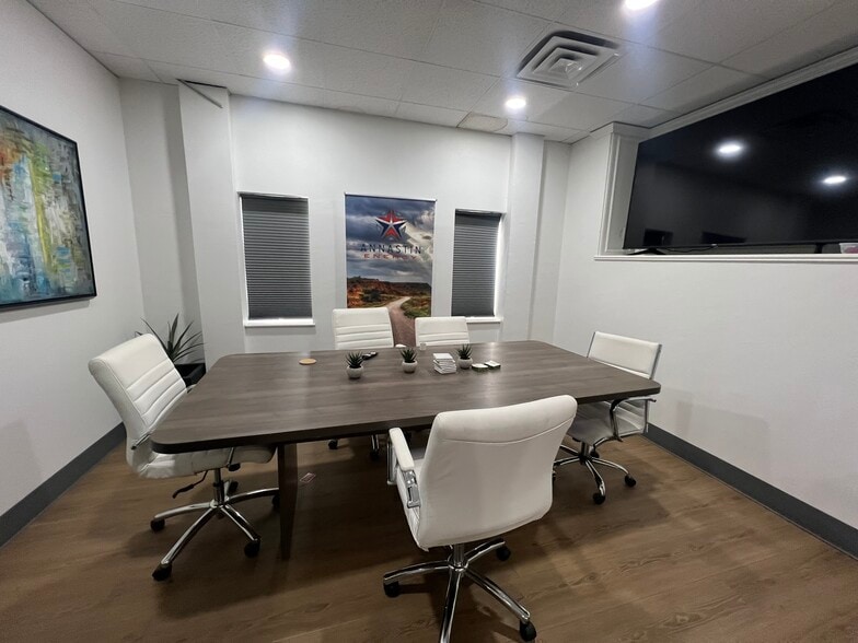 More Photos Of 405 W 2nd St, Edmond Office For Lease