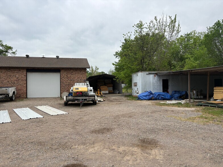 More Photos Of 300 Aspen ln, Van Flex For Sale