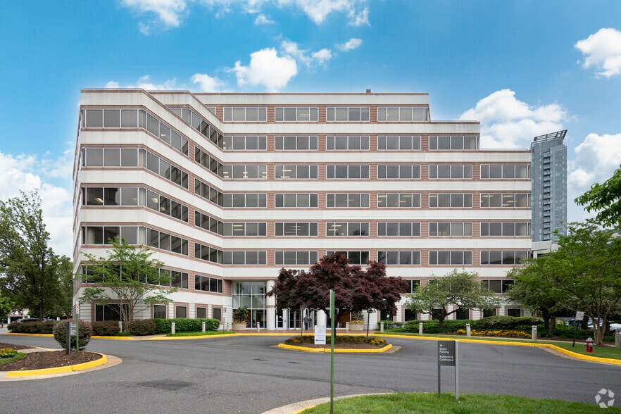 More Photos Of 7918 Jones Branch Dr, McLean Office For Lease