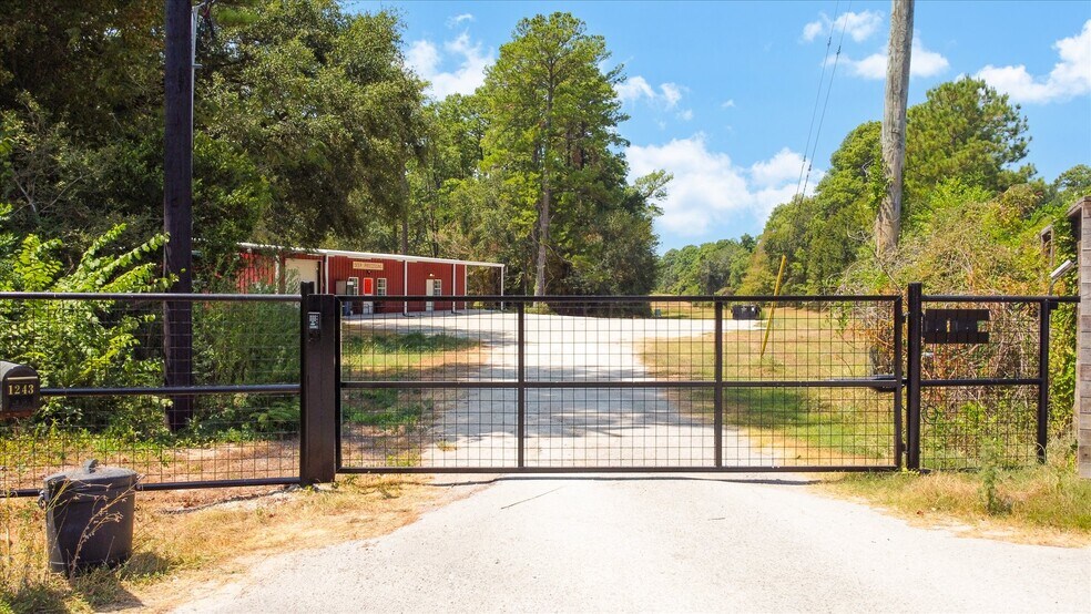 More Photos Of 1237 Pruitt Rd, Spring Light Manufacturing For Sale