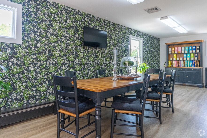 More Photos Of 75 State Route 15, Lafayette Unknown For Lease