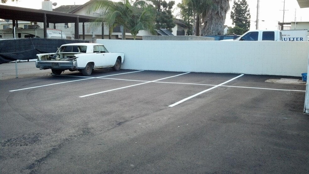 More Photos Of 2020 Placentia Ave, Costa Mesa Manufacturing For Lease