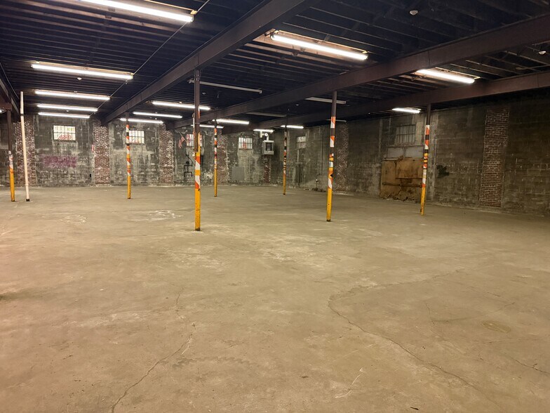 More Photos Of 50 Maple St, Augusta Warehouse For Lease