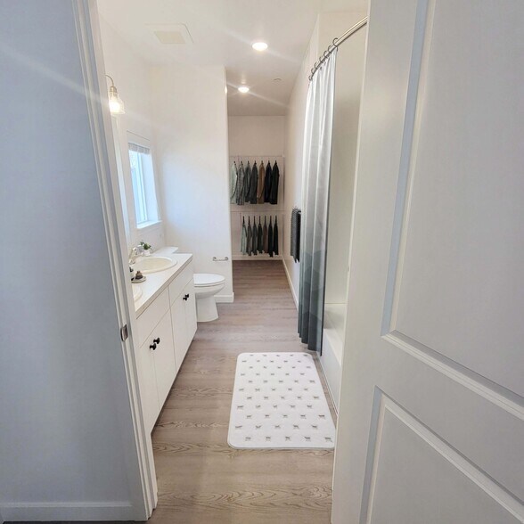 More Photos Of 1590 Bower Dr, Idaho Falls Apartments For Sale