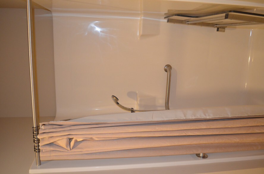 More Photos Of 4170 Lafayette Center Dr, Chantilly Light Distribution For Sale