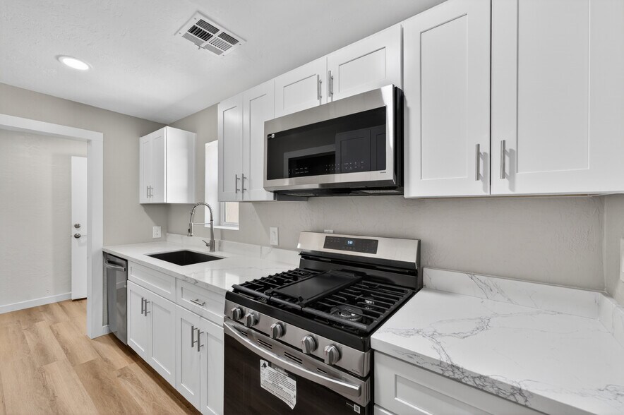 More Photos Of 5038 N 18th Ave, Phoenix Multifamily For Sale