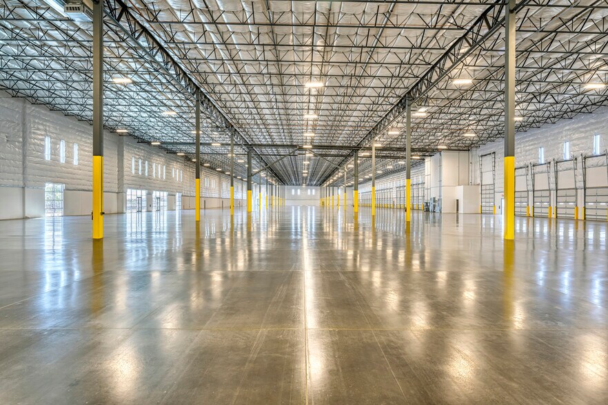 More Photos Of 12460 N Dysart Rd, El Mirage Warehouse For Lease