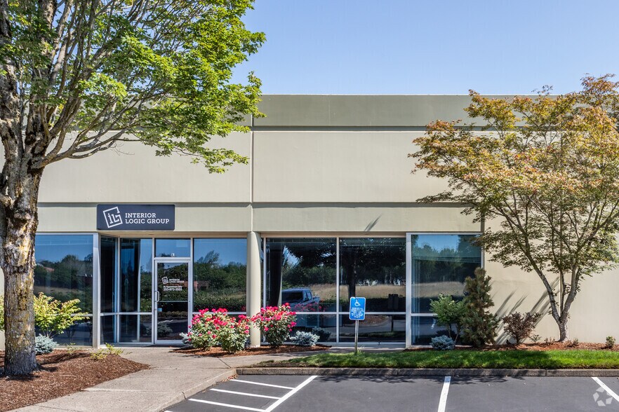 More Photos Of 7505 NE Ambassador Pl, Portland Unknown For Lease