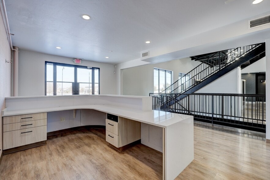 More Photos Of 350 NE 150th St, Edmond General Retail For Sale