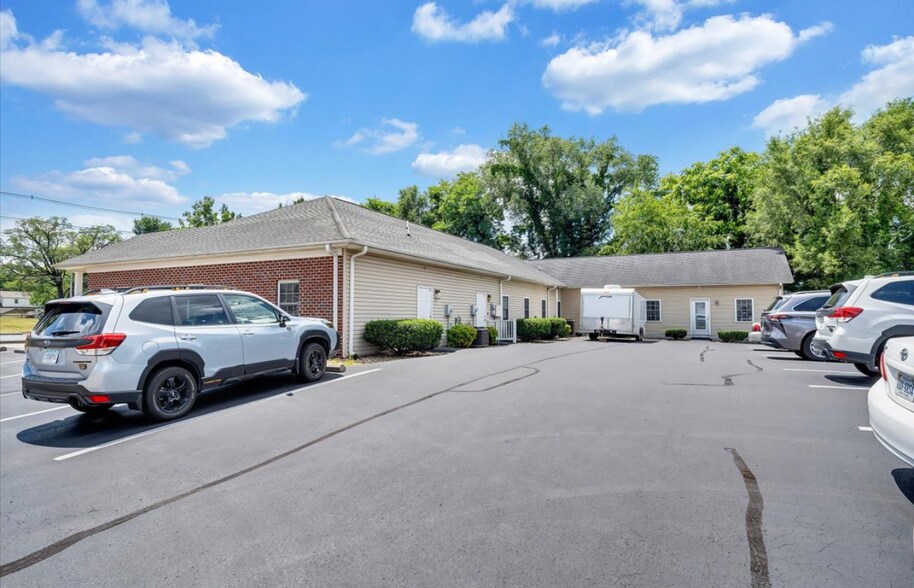 More Photos Of 1101-1109 Electric Rd, Salem Medical For Lease