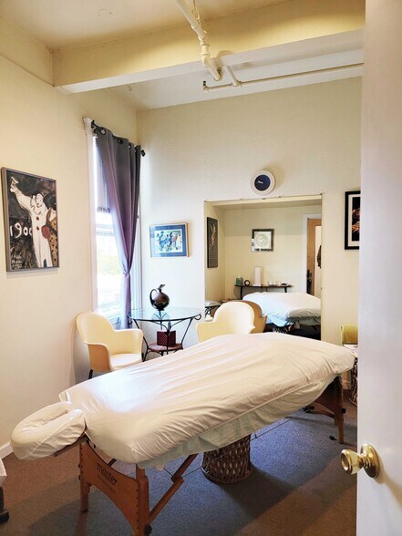 More Photos Of 862-864 Folsom St, San Francisco Flex For Sale