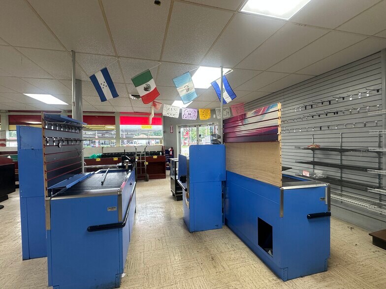 More Photos Of 5501 S Madison Ave, Indianapolis Freestanding For Lease