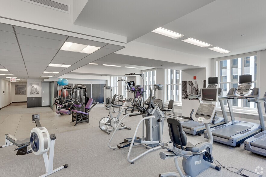 More Photos Of 104 S Michigan Ave, Chicago Office For Lease