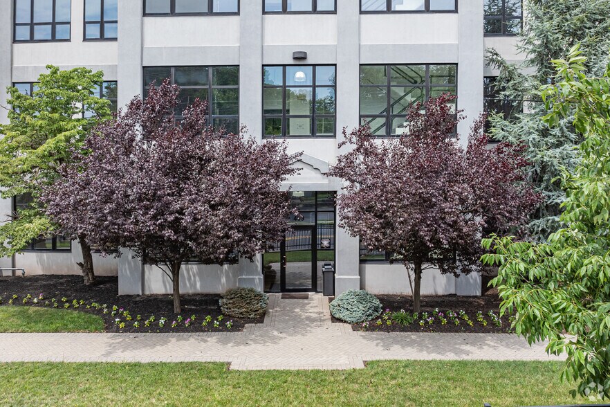 More Photos Of 409 Joyce Kilmer Ave, New Brunswick Loft Creative Space For Lease