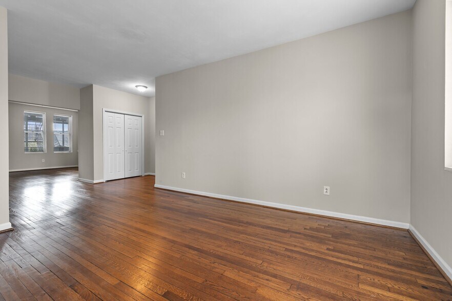 More Photos Of 625 W Princess Anne Rd, Norfolk Apartments For Sale