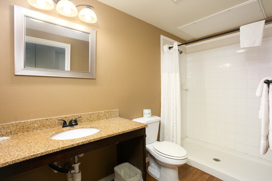 More Photos Of 301 W State Highway 72, Kenedy Hotel For Sale