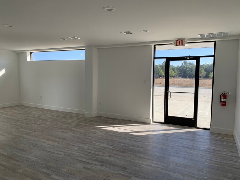 More Photos Of 18101 Cypress Rosehill Rd, Cypress Unknown For Lease