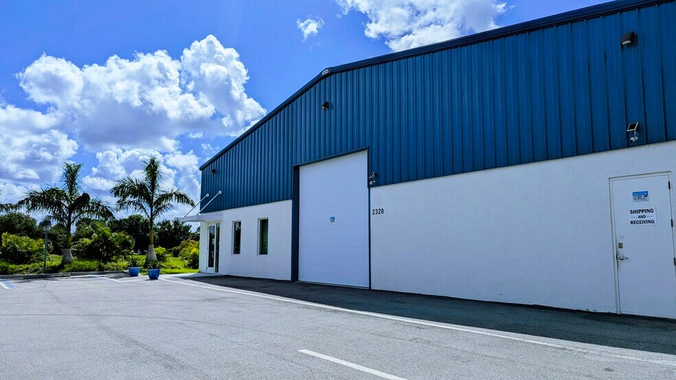 More Photos Of 2328 72nd Dr E, Sarasota Warehouse For Sale