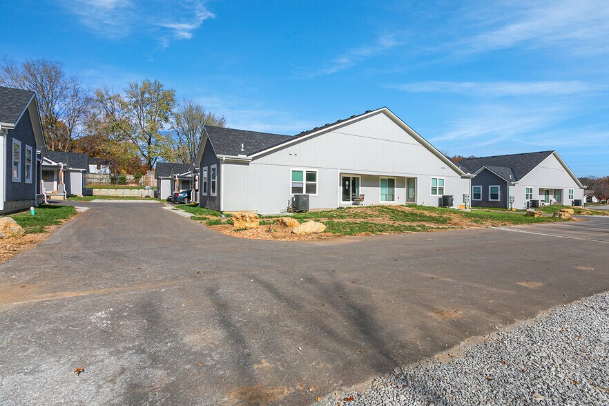 More Photos Of 601 Hillcrest St, Pleasant Hill Apartments For Sale