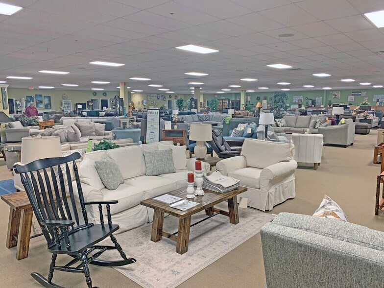 More Photos Of 411 Rt-108, Somersworth Freestanding For Sale