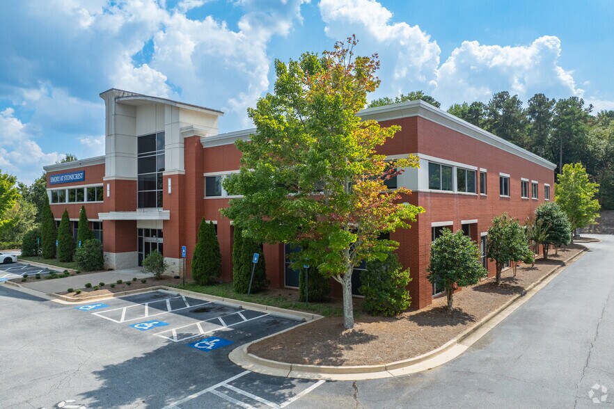 Primary Photo Of 8225 Mall Pky, Lithonia Medical For Lease