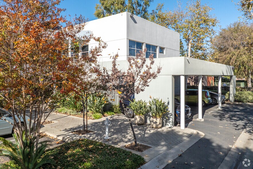 More Photos Of 6180 Brockton Ave, Riverside Medical For Lease