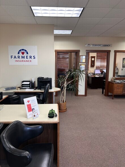 More Photos Of 5150 W Clearwater Ave, Kennewick Freestanding For Lease