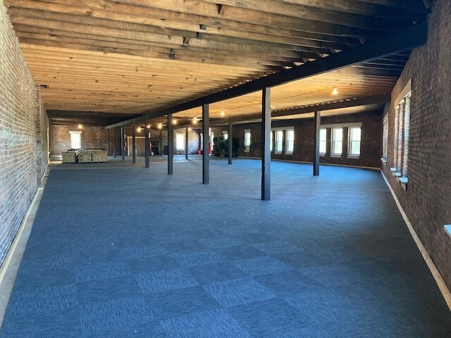 More Photos Of 2200 Glass St, Chattanooga Storefront Retail Residential For Sale