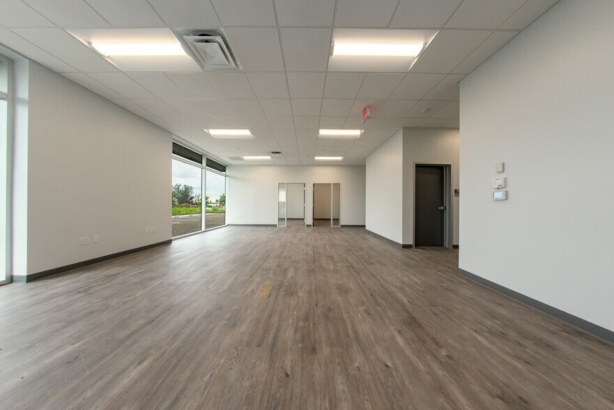 More Photos Of 8593 NW 96th St, Medley Unknown For Lease