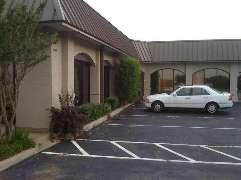 More Photos Of 3211 Norton Dr, Richland Hills Office For Lease