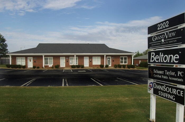 Primary Photo Of 2204 Gateway Dr, Opelika Medical For Lease