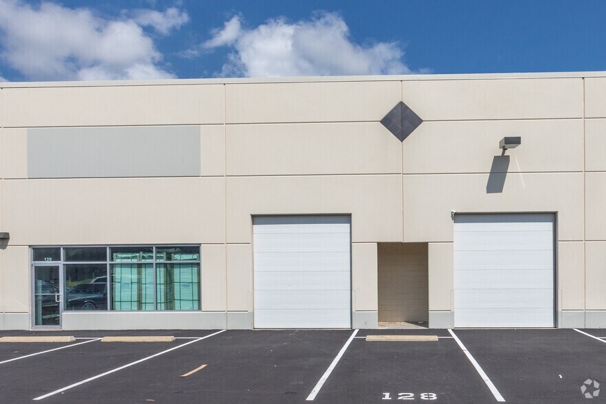 More Photos Of 23585 Overland Dr, Sterling Warehouse For Lease
